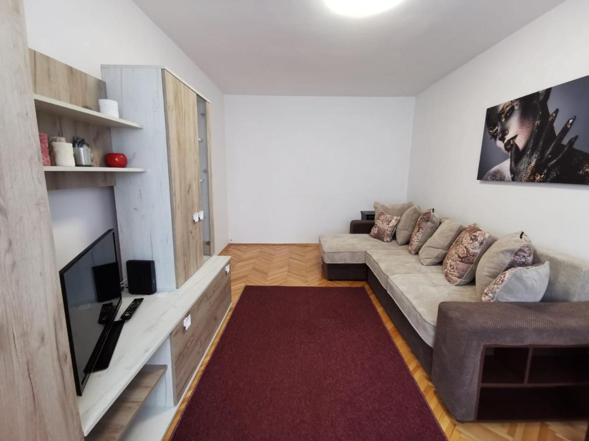 Apartament Carla-Maria Deva Exteriör bild