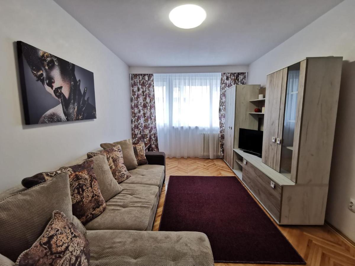 Apartament Carla-Maria Deva Exteriör bild